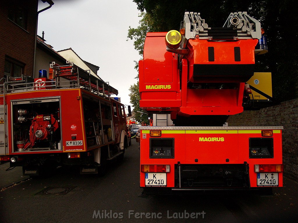 Wohnungsbrand Koeln Stammheim Stammheimer Hauptstr P230.JPG